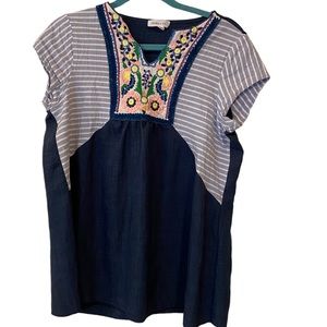 Hailey & Co. embroidered top, sz L